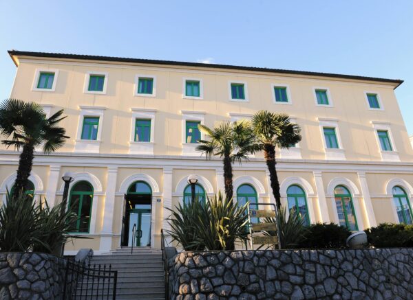 Gradska knjižnica i čitaonica “Viktor Car Emin” Opatija
