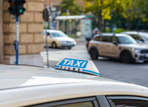Ilustrativna Taxi-12 Ilustrativna Taxi-12