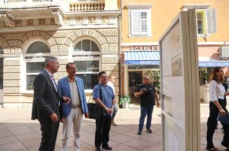 Izložba-“Povijest-riječke-luke-od-konca-16.-stoljeća-do-Rijeke-Gateway”-12-1200×800 Izložba-“Povijest-riječke-luke-od-konca-16.-stoljeća-do-Rijeke-Gateway”-12-1200×800