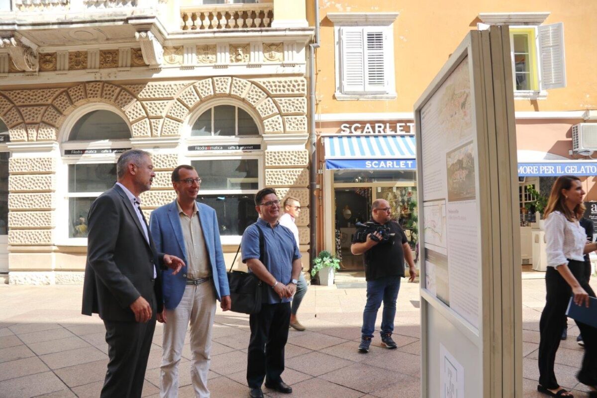 Izložba-“Povijest-riječke-luke-od-konca-16.-stoljeća-do-Rijeke-Gateway”-12-1200×800 Izložba-“Povijest-riječke-luke-od-konca-16.-stoljeća-do-Rijeke-Gateway”-12-1200×800