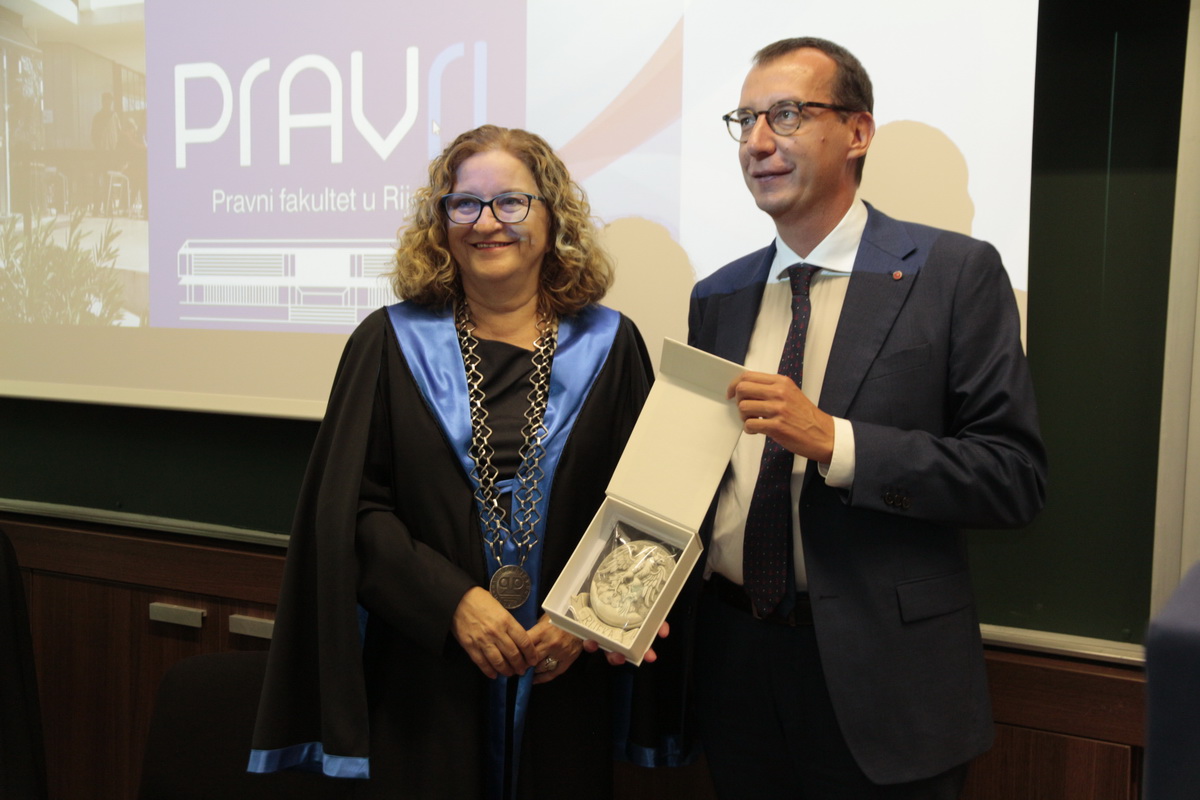 Obilježavanje-50-godina-pravnog-studija-u-Rijeci-4 Obilježavanje-50-godina-pravnog-studija-u-Rijeci-4