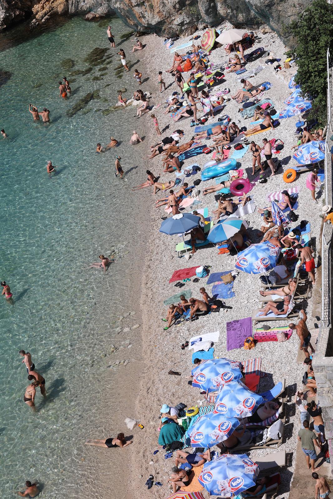 Rijeka: Iako je početak rujna plaža Sablićevo puna je kupača