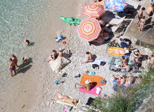 Rijeka: Iako je početak rujna plaža Sablićevo puna je kupača