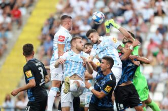 Rijeka: HNK Rijeka i NK Varaždin susreli su se u 7. kolu SuperSport HNL-a Rijeka: HNK Rijeka i NK Varaždin susreli su se u 7. kolu SuperSport HNL-a