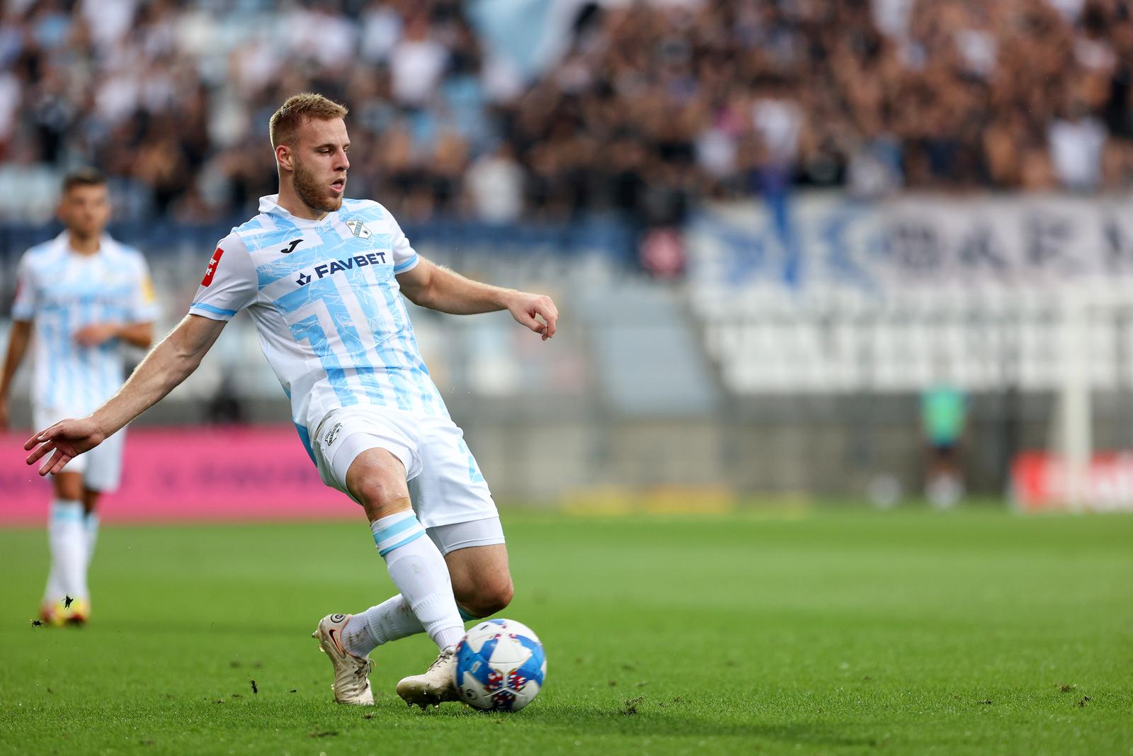 Rijeka: HNK Rijeka i NK Varaždin susreli su se u 7. kolu SuperSport HNL-a Rijeka: HNK Rijeka i NK Varaždin susreli su se u 7. kolu SuperSport HNL-a
