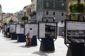 Rijeka: Izlozba Talijanski koncentracijski logori u Hrvatskom primorju 1941-1945. Rijeka: Izlozba Talijanski koncentracijski logori u Hrvatskom primorju 1941-1945.