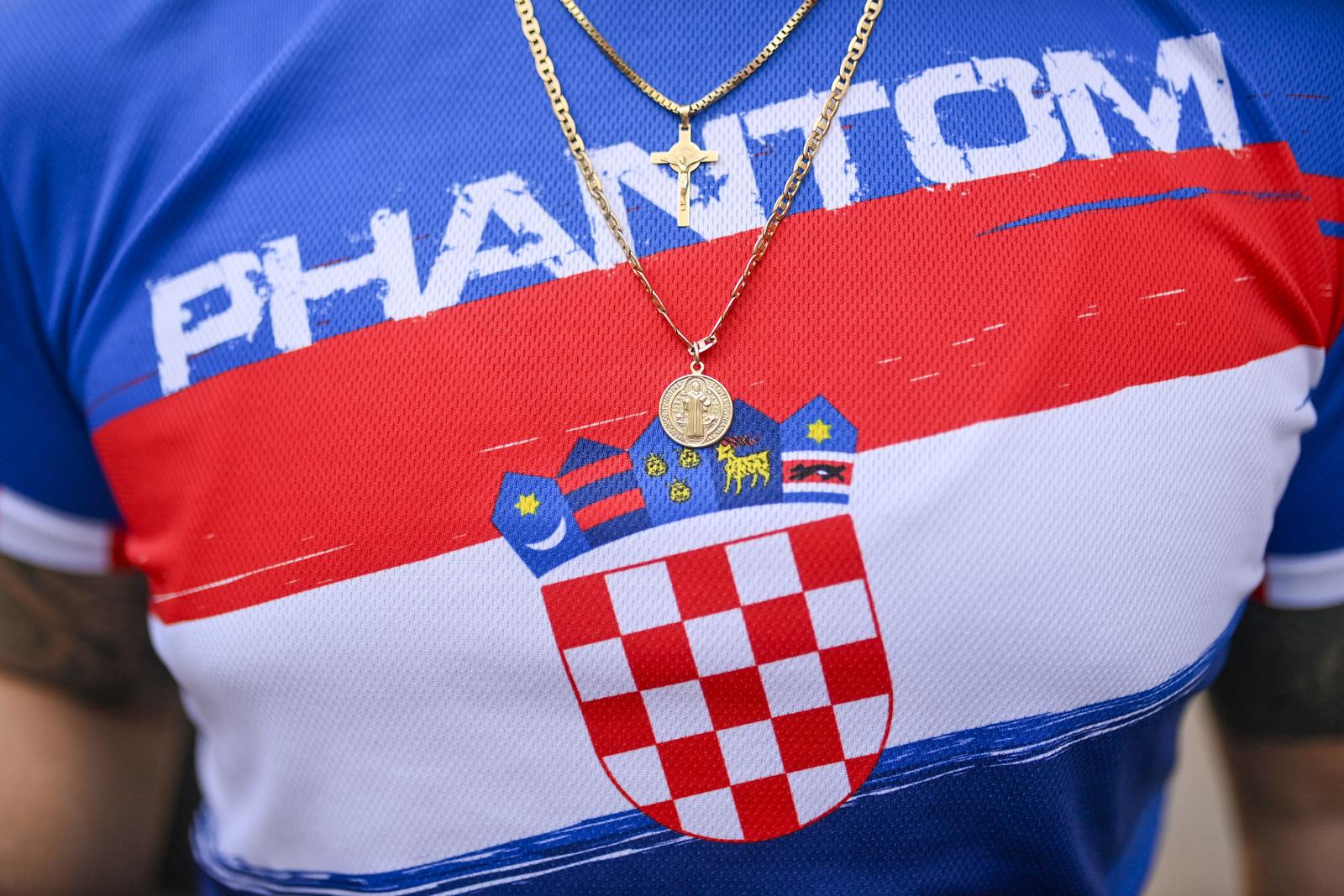 Rijeka: Okupljanje navijača u gradu uoči utakmice Hrvatska – Latvija Rijeka: Okupljanje navijača u gradu uoči utakmice Hrvatska – Latvija