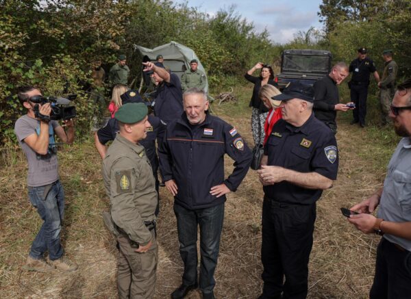 Slunj: Boinovi? obiao policijske slubenike koji rade na zatiti dravne granice i suzbijanju nezakonitih migracija uz podru?je granicne crte s BIH
