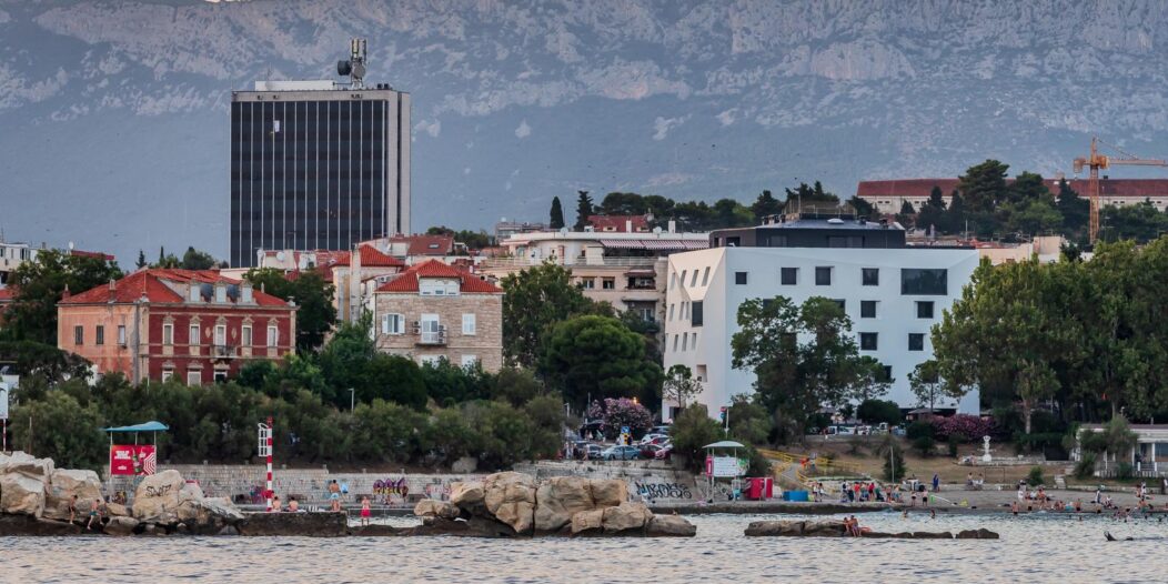 Zalazak sunca i vizure grada Splita Zalazak sunca i vizure grada Splita