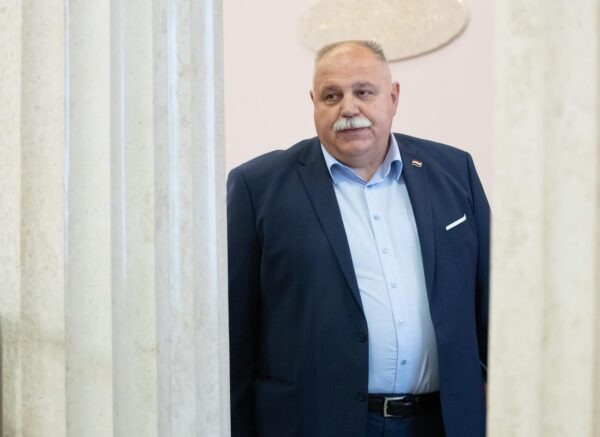 Umro Ivan Šuker, bivši ministar financija
