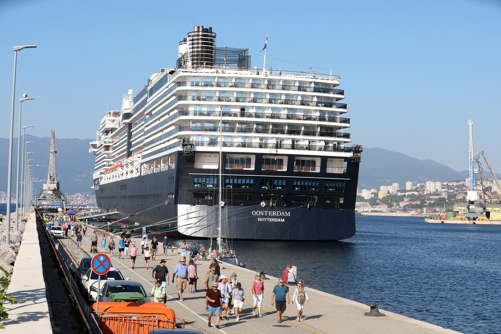 Rijeka: Kruzer Oosterdam doveo turiste u Rijeku Rijeka: Kruzer Oosterdam doveo turiste u Rijeku