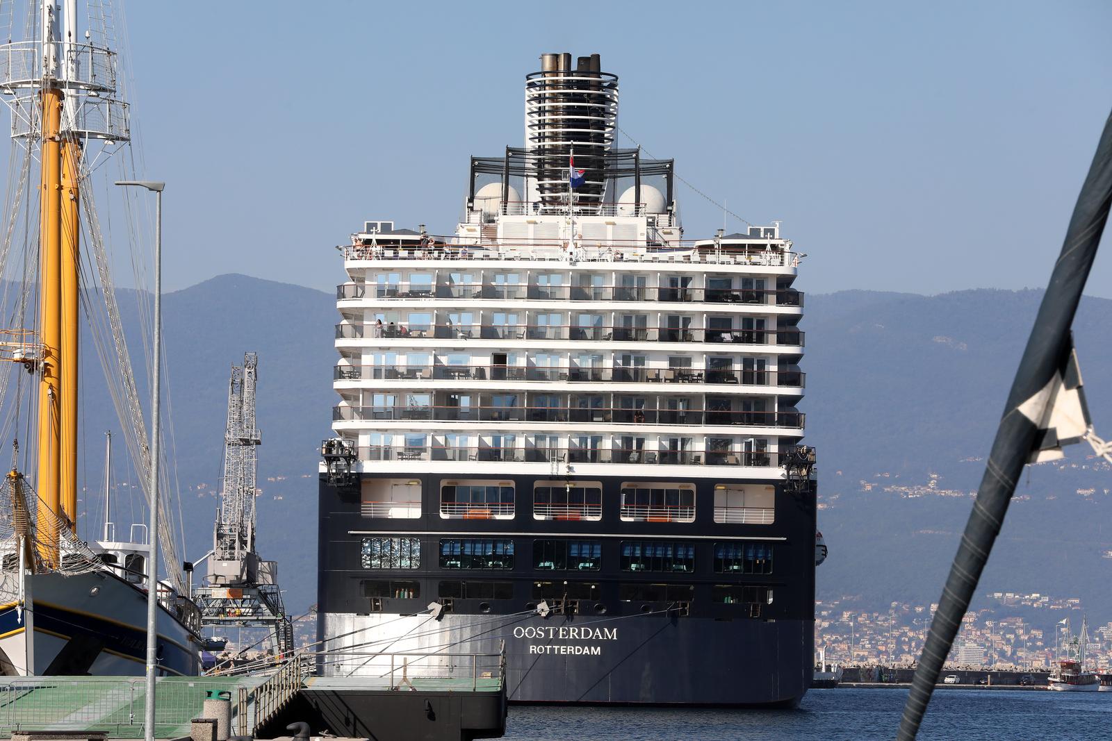 Rijeka: Kruzer Oosterdam doveo turiste u Rijeku Rijeka: Kruzer Oosterdam doveo turiste u Rijeku