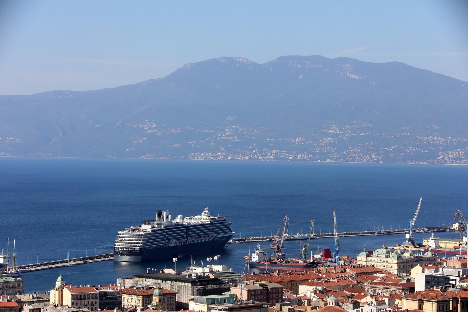 Rijeka: Kruzer Oosterdam doveo turiste u Rijeku Rijeka: Kruzer Oosterdam doveo turiste u Rijeku