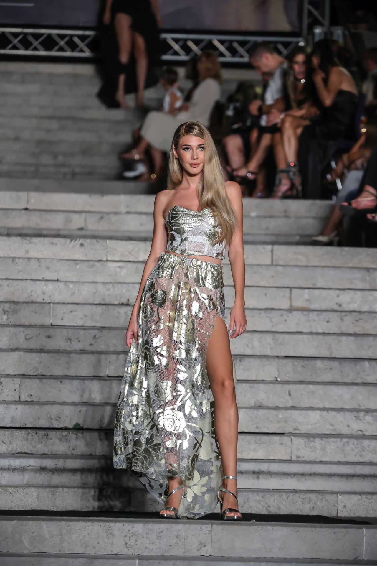 R6JC2963