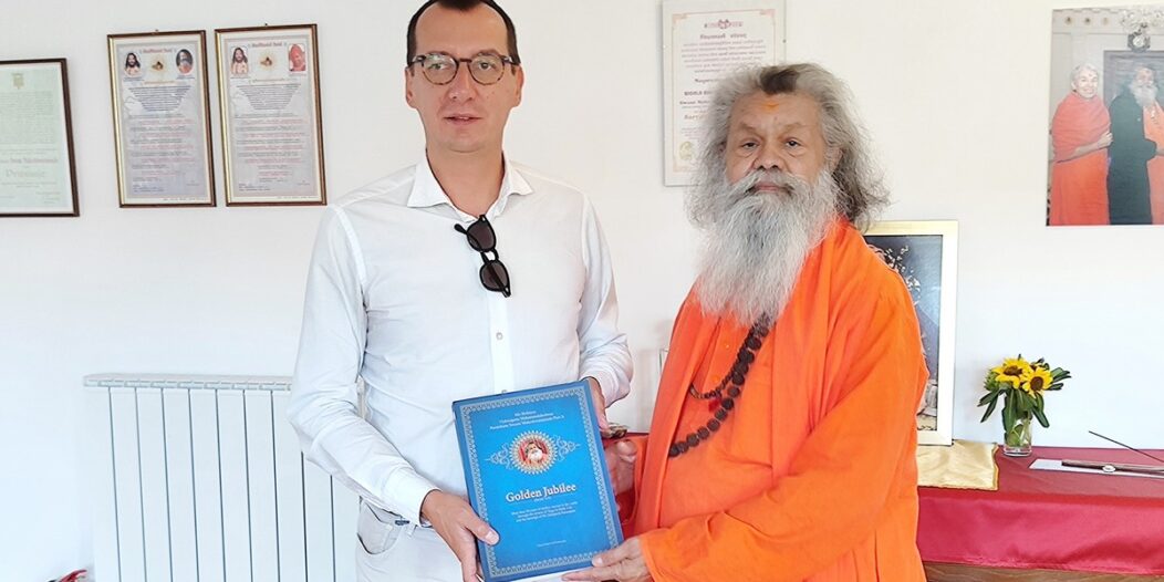 Susret-Njegove-Svetosti-Paramhans-Swami-Maheshwaranande-i-gradonačelnika-Rijeke (1) Susret-Njegove-Svetosti-Paramhans-Swami-Maheshwaranande-i-gradonačelnika-Rijeke (1)