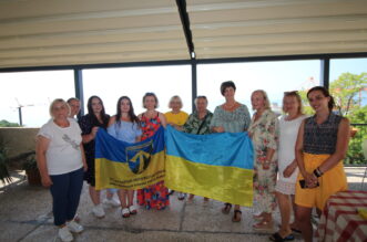 crveni kriz djeca ukrajina (4) crveni kriz djeca ukrajina (4)