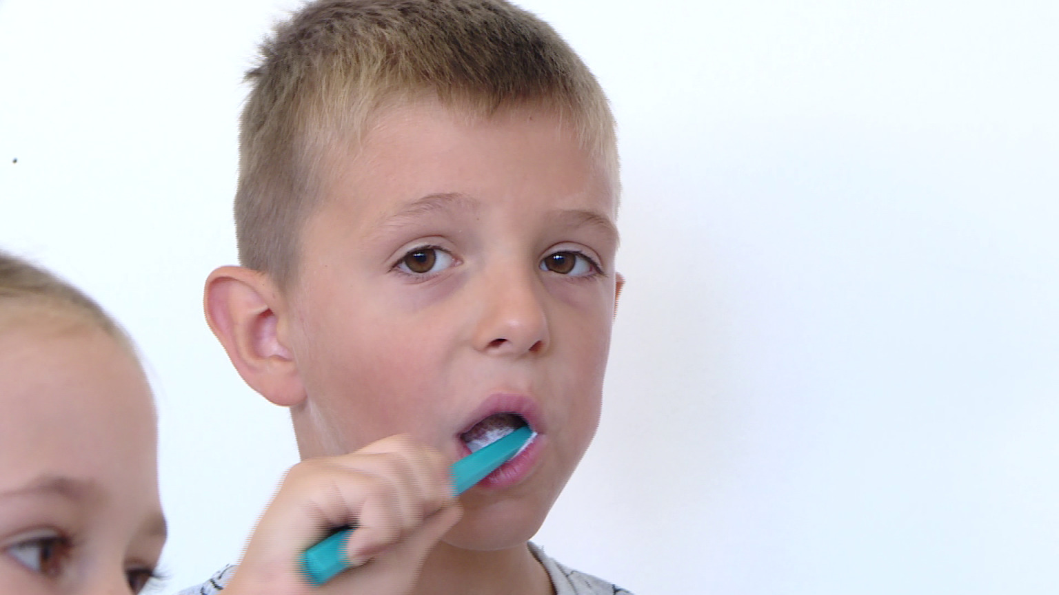 djeca pranje zubi oralno zdravlje (1) djeca pranje zubi oralno zdravlje (1)