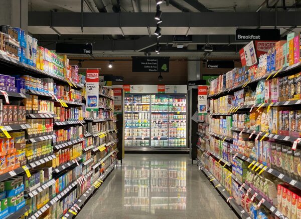 franki-chamaki-trgovina supermarket unsplash