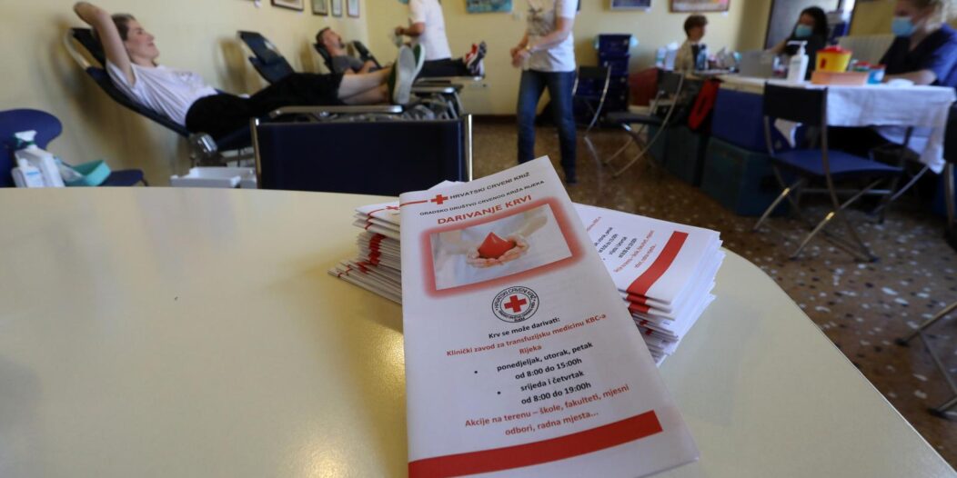 Rijeka: Građani se odazvali na akciju dobrovoljnog davanja krvi Rijeka: Građani se odazvali na akciju dobrovoljnog davanja krvi