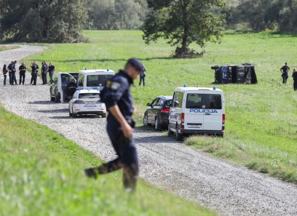 Zagreb: U prevrtanju policijskog terenca jedan policajac poginuo, trojica ozlijeđena