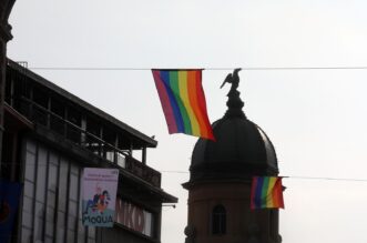Rijeka: LGBT zastave na Korzu uoči otvorenja festivala Smoqua Rijeka: LGBT zastave na Korzu uoči otvorenja festivala Smoqua