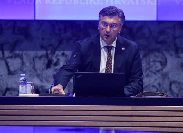 Zagreb: Premijer na Vladi komentirao ukidanje Schengena te svinjsku kugu