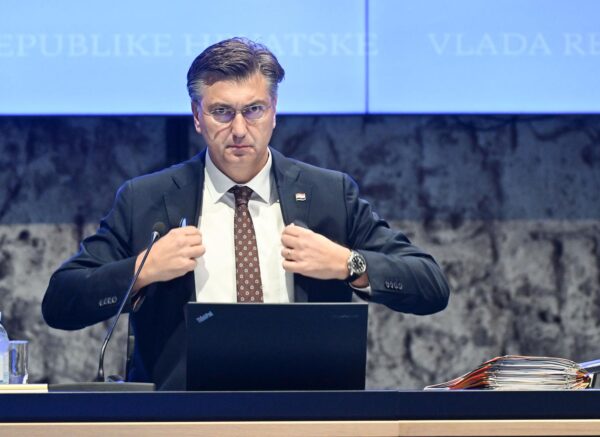 Zagreb: Povećanje minimalne plaće jedna je od tema sjednice Vlade na kojoj se uvodno obratio premijer Plenković