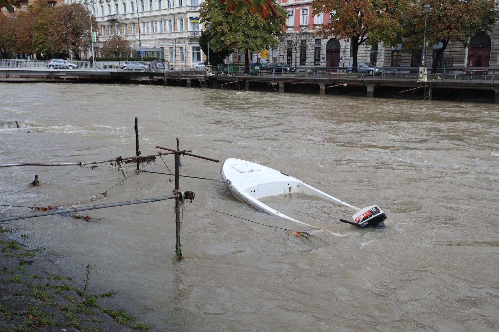 Rijeka: Jaka kia izazvala poplave po gradu Rijeka: Jaka kia izazvala poplave po gradu
