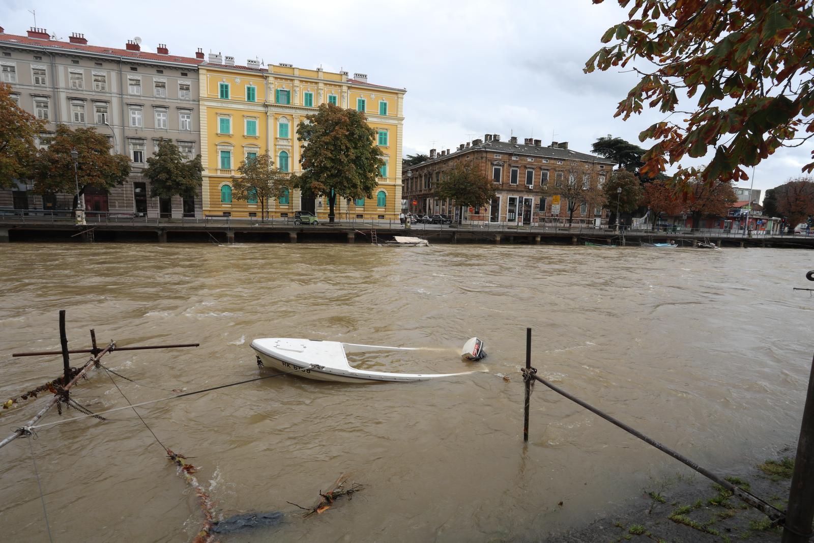 Rijeka: Jaka kia izazvala poplave po gradu Rijeka: Jaka kia izazvala poplave po gradu