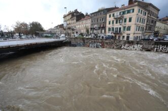 Rijeka: Jaka kia izazvala poplave po gradu Rijeka: Jaka kia izazvala poplave po gradu