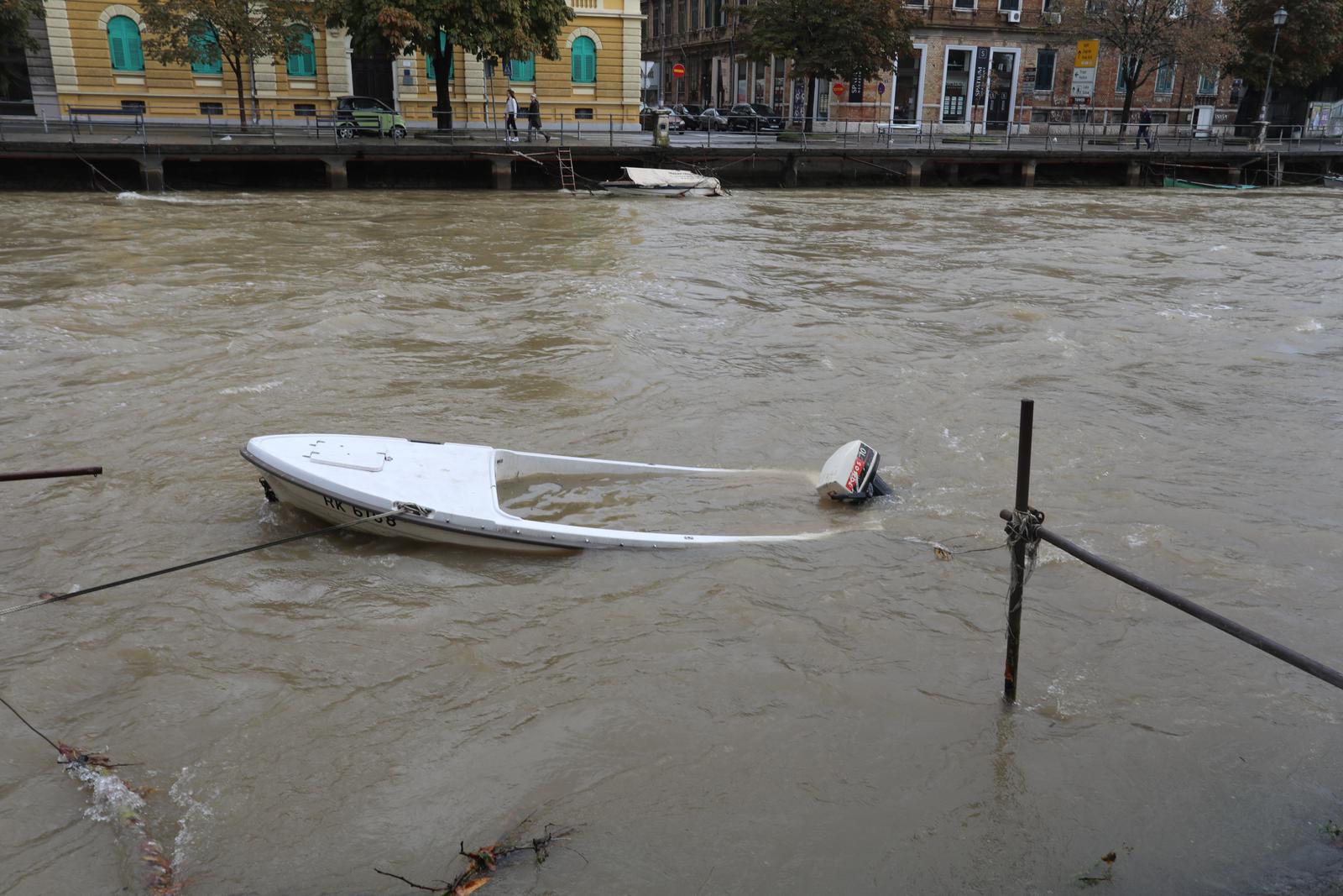 Rijeka: Jaka kia izazvala poplave po gradu Rijeka: Jaka kia izazvala poplave po gradu