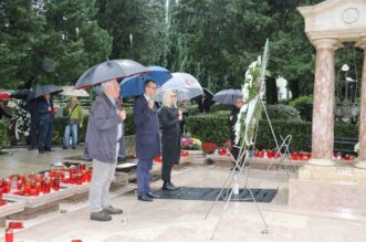 Polaganje-vijenaca-povodom-blagdana-Svih-svetih-1 Polaganje-vijenaca-povodom-blagdana-Svih-svetih-1
