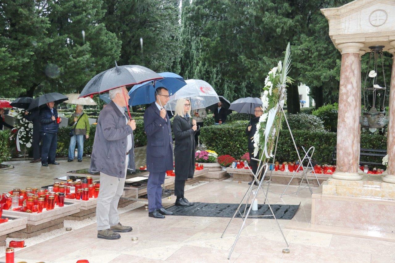 Polaganje-vijenaca-povodom-blagdana-Svih-svetih-1 Polaganje-vijenaca-povodom-blagdana-Svih-svetih-1