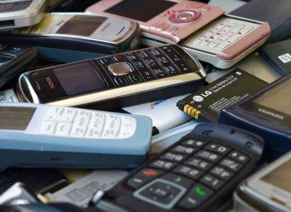 Retro_Phones