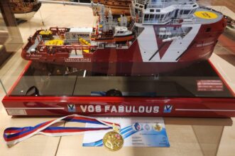 Roland-Vlahović_maketa-Vos-Fabulous