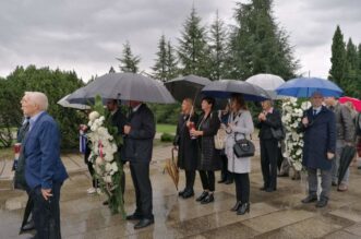pgz delegacija vijenci svi sveti (12) pgz delegacija vijenci svi sveti (12)