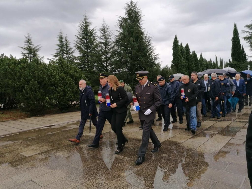pgz delegacija vijenci svi sveti (3) pgz delegacija vijenci svi sveti (3)