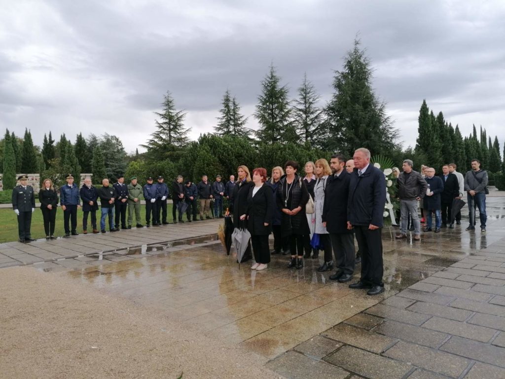 pgz delegacija vijenci svi sveti (4) pgz delegacija vijenci svi sveti (4)
