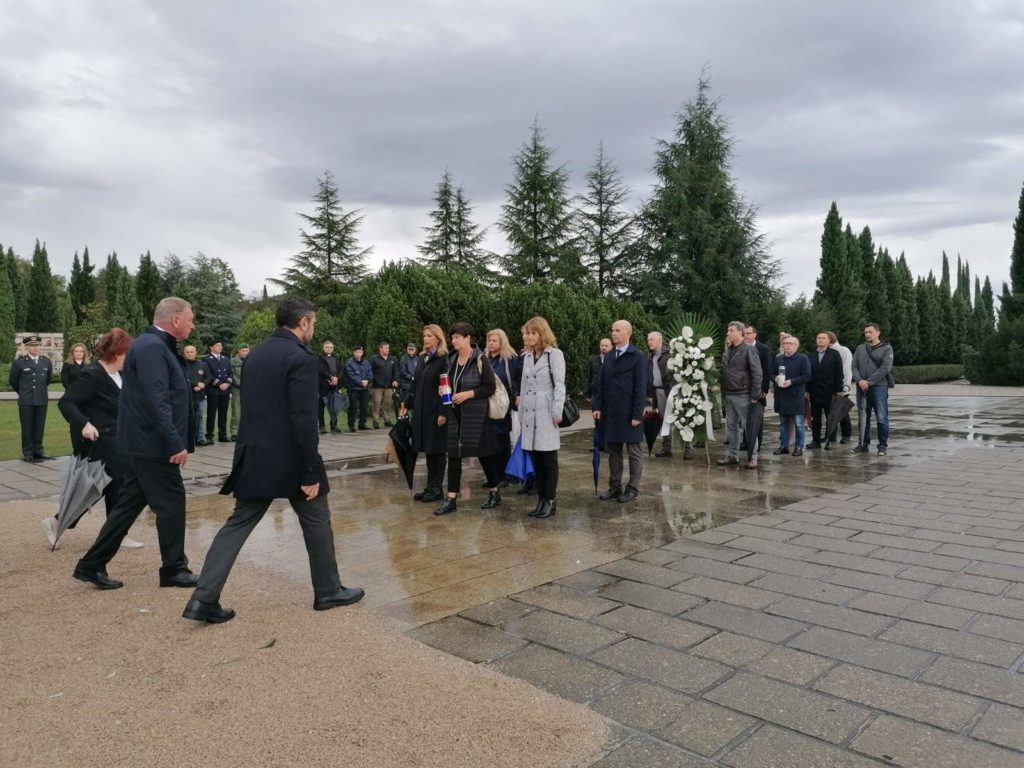 pgz delegacija vijenci svi sveti (5) pgz delegacija vijenci svi sveti (5)