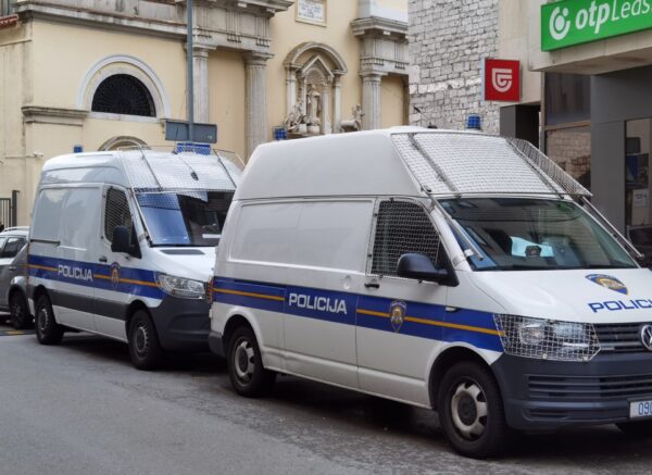 policija auto rijeka 2023 14