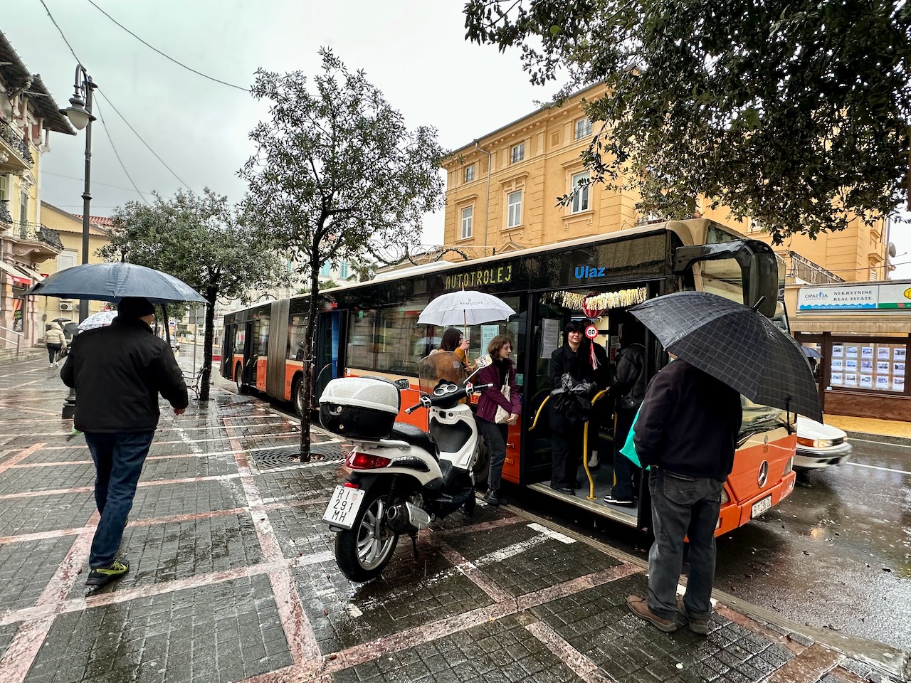 32 bus opatijski gimnazijalci gek (5)