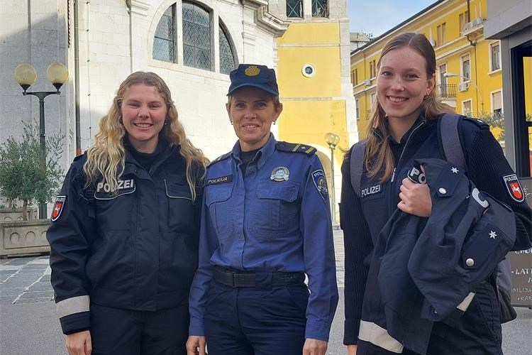 POLICAJKE NJEMAČKA 1 POLICAJKE NJEMAČKA 1