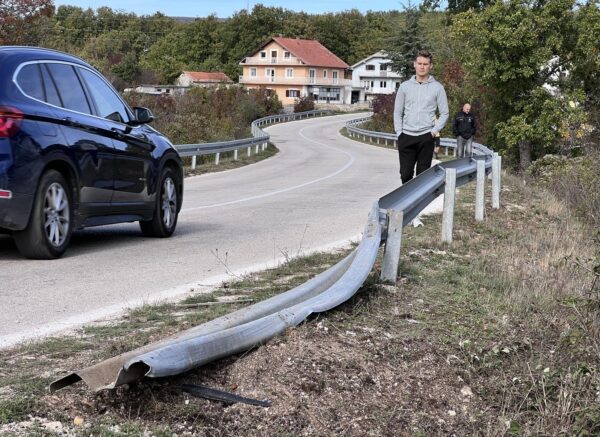 U prometnoj nesreći kod Imotskog smrtno stradala dva mladića