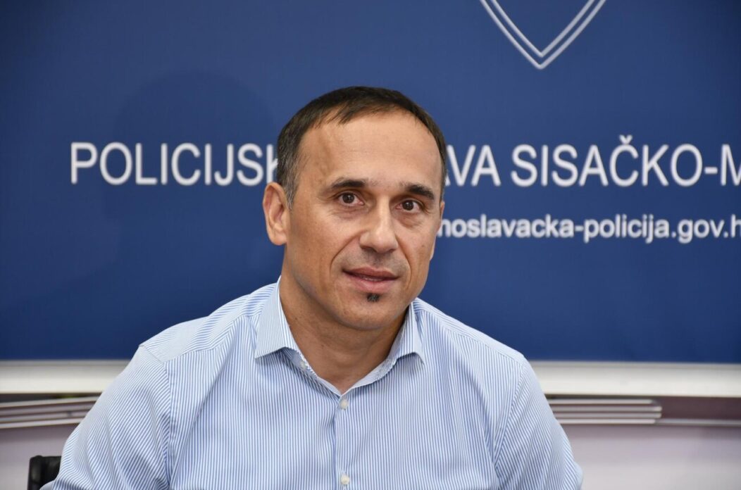 Sisak: Konferencija o nestanku 89-godišnjaka, za ubojstvo osumnjičen njegov unuk Sisak: Konferencija o nestanku 89-godišnjaka, za ubojstvo osumnjičen njegov unuk