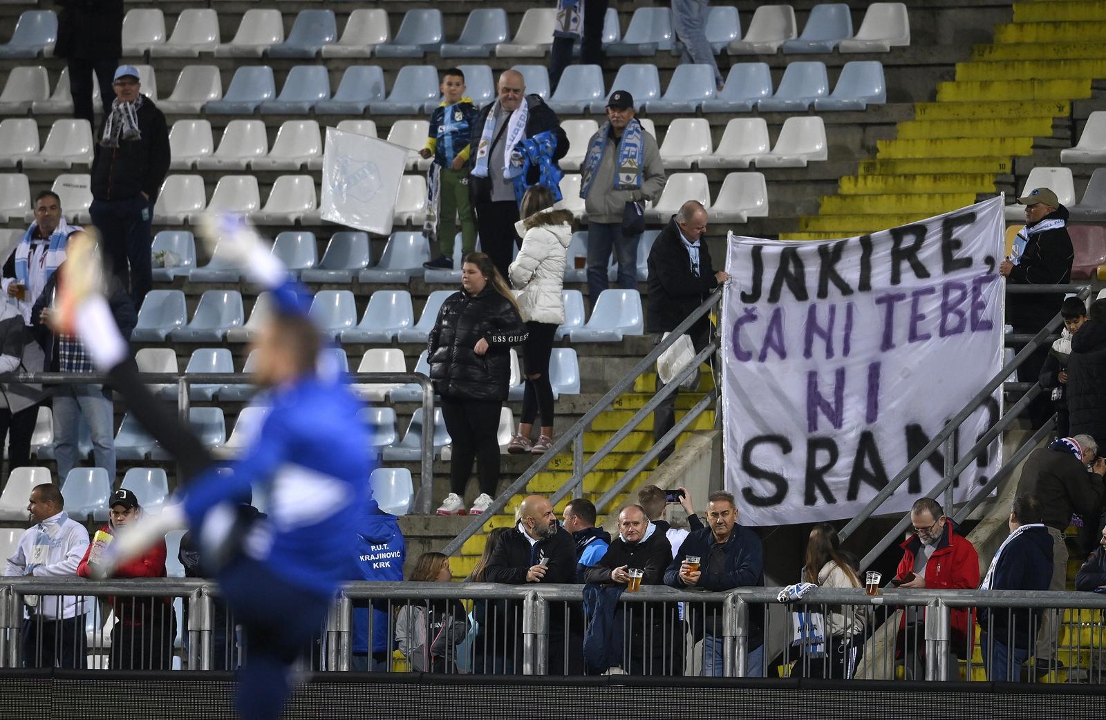 Rijeka:  Navijači Rijeke poslali poruke treneru Dinama Sergeju Jakiroviću