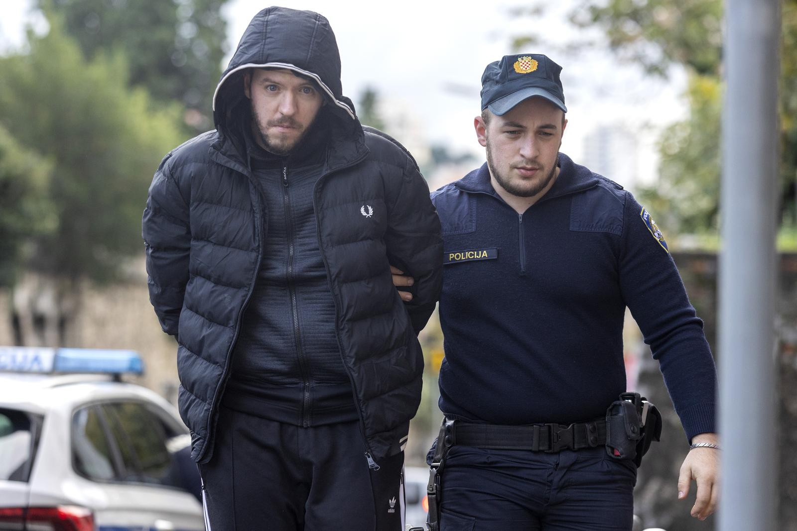 Rijeka: Privođenje osumnjičenih za kripto prevaru Rijeka: Privođenje osumnjičenih za kripto prevaru