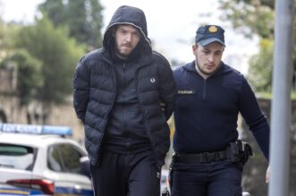 Rijeka: Privođenje osumnjičenih za kripto prevaru Rijeka: Privođenje osumnjičenih za kripto prevaru