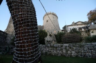 Rijeka: Trsatska gradina ukrašena tisućama lampica Rijeka: Trsatska gradina ukrašena tisućama lampica