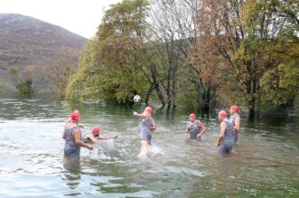 Ponikve: Opatijski Kukali igraju picigin u dolini punoj vode Ponikve: Opatijski Kukali igraju picigin u dolini punoj vode