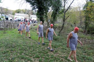 Ponikve: Opatijski Kukali igraju picigin u dolini punoj vode Ponikve: Opatijski Kukali igraju picigin u dolini punoj vode